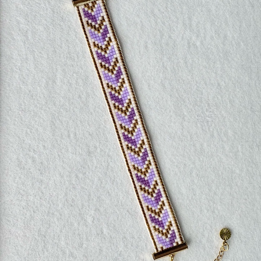 Handmade Beaded Bracelet – Lavender & Gold Chevron
